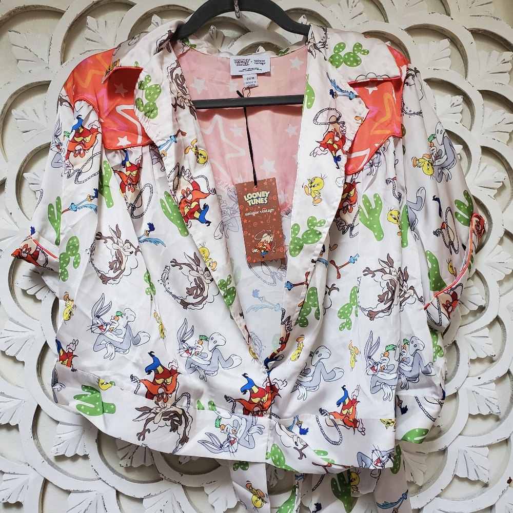 NWT Looney Toons Collaboration with Unique Vintage Western Wrap Top 2X / 18